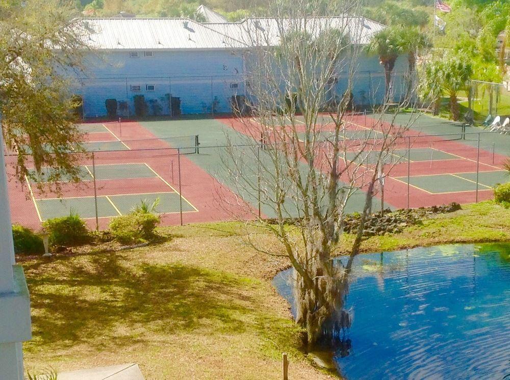 Paradise Lakes Resort, Clothing Optional Resort - Adult Only Land O' Lakes Exterior photo